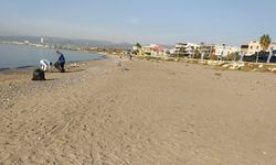 Akdeniz Belediyesi’nden Karaduvar Sahili’nde örnek temizlik çalışması
