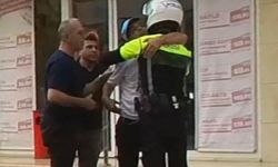 Adana’da Yürek Isıtan Anlar: Polis, Kendisine Saldıran Gence Sarıldı