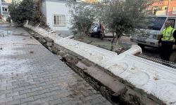 Tarsus’ta Su Basan Sitenin İstinat Duvarı Yıkıldı