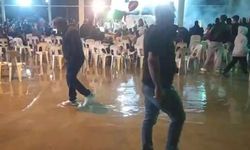 Paçalar Sıvandı, Eğlence Bitmedi: Düğün Yağmura Meydan Okudu