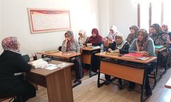 İl Müftülüğü ADRB Ailelere Yönelik Projelerin Seminerlerine Devam Ediyor