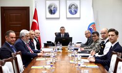 Mersin'de Güvenlik ve Asayiş Zirvesi: 826 Aranan Şahıs Yakalandı