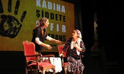 “Bir Tuş Bin Umut” Mersin’de Sahnelendi