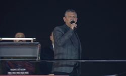 Özgür Özel Sultanbeyli'de konuştu