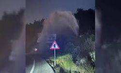 Ana İsale Hattı Patladı, Tonlarca Su Caddeye Aktı