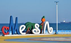 O şarkıcının Mersinli olduğuna kimse inanmıyor