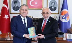 MEÜ’de "Dilimiz Kimliğimizdir" Konferansı Gerçekleştirildi