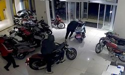 Kepengi Zorlayıp Sürünerek Girdiler: 4 Şüpheli Tutuklandı