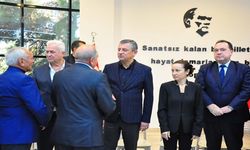 Özgür Özel Gülşah Durbay'ın Ailesi ile Birlikte Taziyeleri Kabul Ediyor