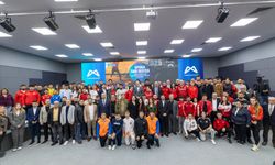 Mersin'de Amatör Spor Kulüpleri Ve Başarılı Sporcular İle Antrenörlerine Nakdi Destek