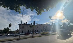 Tarihi Okul Binası Kaderine Terk Edildi: Yanan Çatı 1 Yıldır Onarılmadı