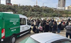 Mersin'de Komşusu Tarafından Öldürülen Anne ve Oğlu Toprağa Verildi