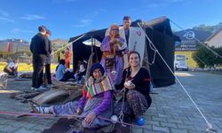 Ders Zili Yörük Çadırında Çaldı