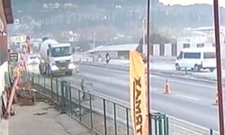 Korkunç Çarpışma: Motosiklet Minibüsün Altına Girdi