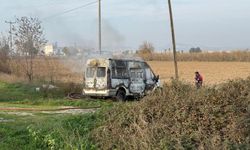 Mersin'de Yanmış Bir Minibüs Bulundu