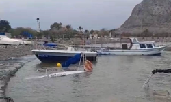 Silifke’de Şiddetli Fırtına Sonrası Tekneler Battı