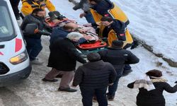 Servis Beklerken Kafasına Buz Sarkıtı Düştü