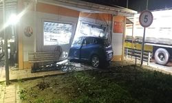 Silivri’de Korkunç Kaza: Otomobil KGM Kantar Binasına Çarptı