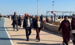 Güneşli Havayı Fırsat Bilen Mersinliler Sahile Akın Etti