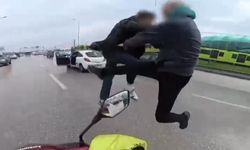 Trafikte Yumruklar ve Uçan Tekmeler Konuştu