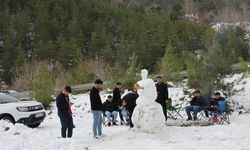 Beyaz Örtüyle Kaplanan Kozan’da Hafta Sonu Neşesi