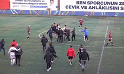 Amatör Lig Maçı Sonrası Ortalık Karıştı: Futbolcularla Taraftarlar Birbirine Girdi