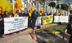 Eğitimciler Sıkıntılarını Milli Eğitim Müdürlüğü Önünden Haykırdı