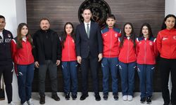 Mersinli Atıcılık Milli Sporcularından İl Müdürü Göksun Öz’e Ziyaret