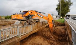 Erdemli’de Sel: Köprü Yıkıldı, Tarım Arazileri Sular Altında