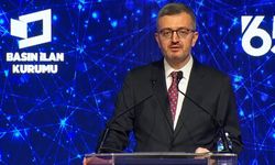 Burhanettin Duran: "Yapay Zeka Gazeteciliğin Aracı Olmalı, Öznesi Değil"