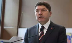 Bakan Tunç: Bayrak İndirme Olayında 14 Kişi Gözaltına Alındı