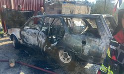 Mersin’de bakım yapılan araç alev alarak yandı