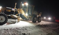 Ekipler Seferber Oldu: Mut’ta Karda Mahsur Kalan Çift Kurtarıldı