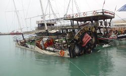 Şiddetli Fırtına Gezi Teknesini Batırdı