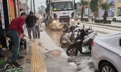 Silifke'de Dolu Felaketi: Sokaklar Beyaza Büründü, Tarım Alanları Zarar Gördü