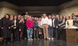 Bülent Emin Yarar Devlet Tiyatrolarına Uzun Alkışlar Eşliğinde Veda Etti