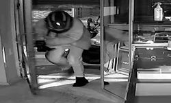 “Neden Girdiğimi Bilmiyorum” Diyen Şüpheli Kuyumcudan 6 Kilo Altın Çaldı