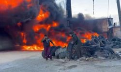 Mersin'de Oto Lastik Dükkanında Yangın Çıktı