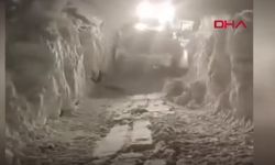 Çığ Nedeniyle Ambulans Kapanan Yolda Mahsur Kaldı