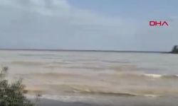 Muğla'da Sağanak Yağış Etkili Oldu Yollar Göle Döndü