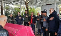 Yalnız Yaşadığı Evinde Ölü Bulunan Gazeteci Son Yolculuğuna Uğurlandı