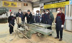 Mersin Büyükşehir Kadın Mobilya Ustaları Yetiştiriyor