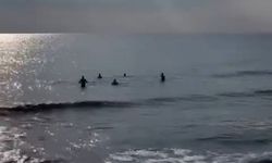 Ocak Ayında Deniz Keyfi, Mersin’de Vatandaşlar Suya Girdi