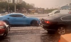 Mersin'de "Dolu" Sürprizi: Kent Merkezi Dakikalar İçinde Beyaza Büründü