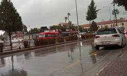 Sağanak Yağış Mersini Olumsuz Etkiledi, Yollar Göle Döndü
