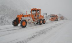 Yoğun Kar Yağışı Nedeniyle Sürücülere Zincir Uyarısı