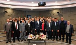 Adana muhtarlarından Vali Mustafa Yavuz’a ziyaret