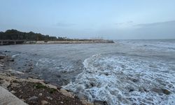 Derelerden Denizi Çamurlu Su Akmaya Devam Ediyor