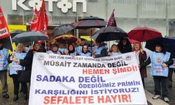 Emeklileri Yağmur Bile Engelleyemedi: "Geçinemiyoruz"