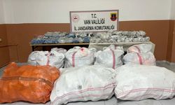 Van Başkale’de kaçakçılık operasyonu: Milyonluk eşya yakalandı